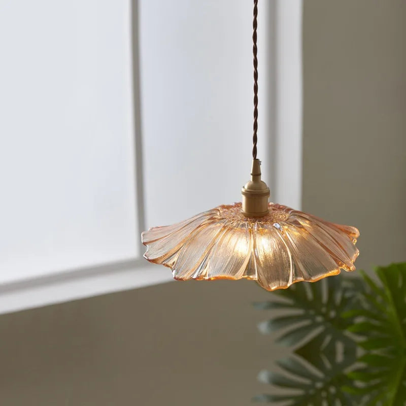 Suspension rétro en laiton et verre, forme de fleur - Décoration Maison Chic