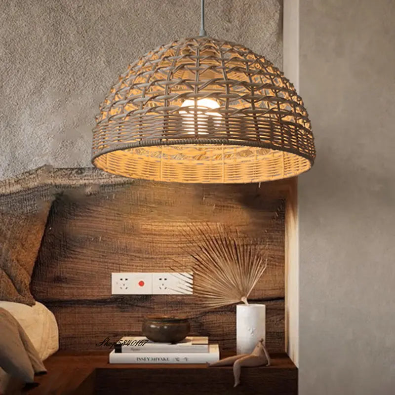 Lustre moderne en rotin artisanal