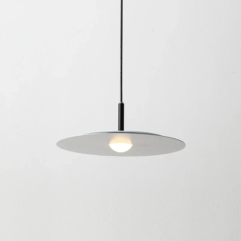 Suspension minimaliste nordique contemporaine