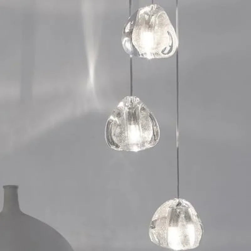 Lustre en cristal rotatif pour un design élégant et moderne