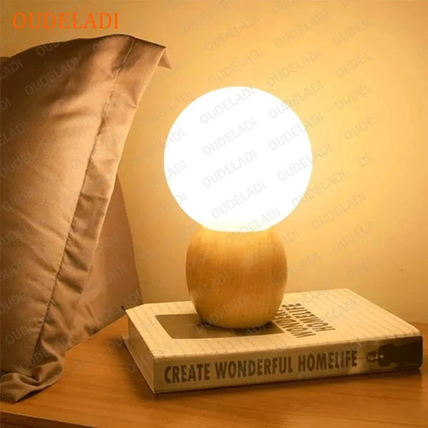 Lampe de table en bois pour une ambiance chaleureuse dans votre chambreAsStringAsync.