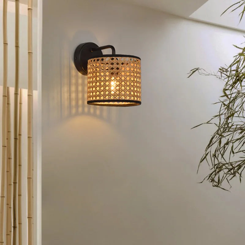 Applique murale tissée japonaise en rotin pour une ambiance zen et épurée