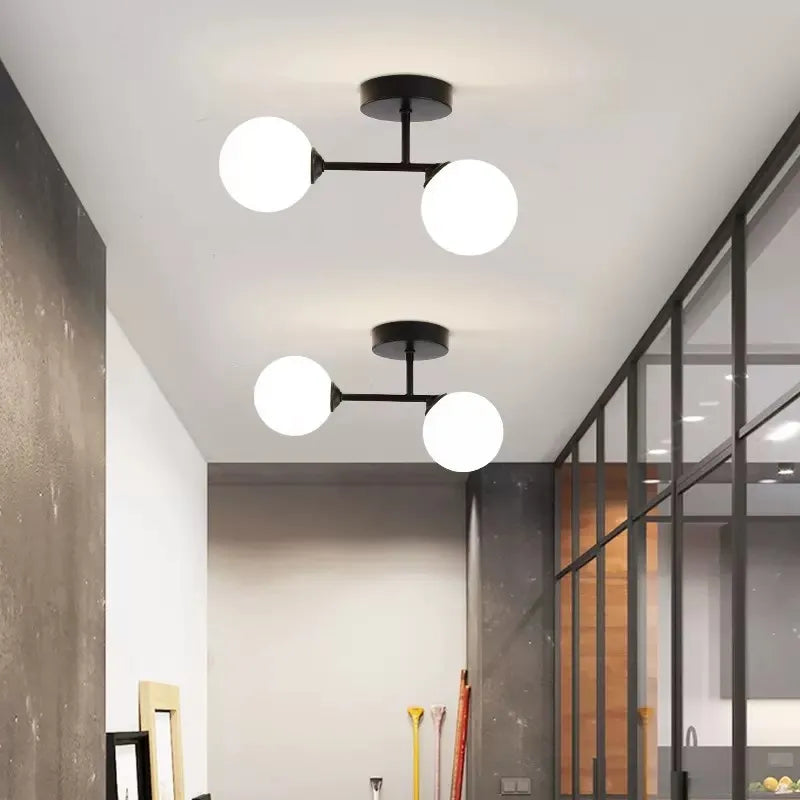 Plafonnier en verre noir et or moderne pour éclairer votre intérieur