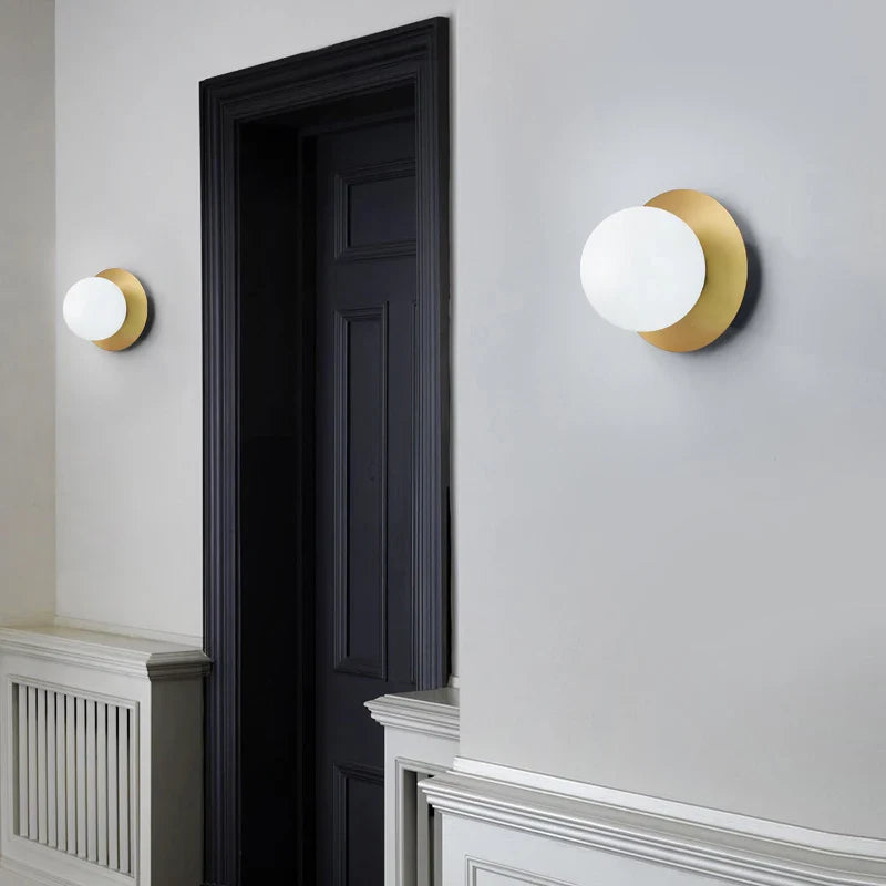 Plafonnier LED Nordique avec Boule en Verre Dépoli pour Intérieur - Concept Lumière