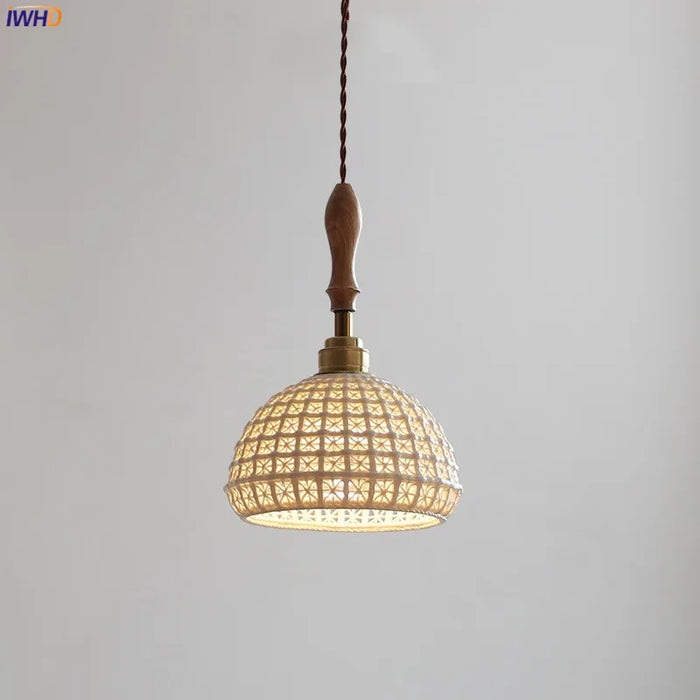 Suspension japonaise en céramique et bois de frêne vintage