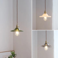 Suspension Nordique Vintage en Verre et Laiton de Luxe.
