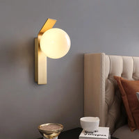 Applique murale design en verre et métal pour intérieur haut de gamme
