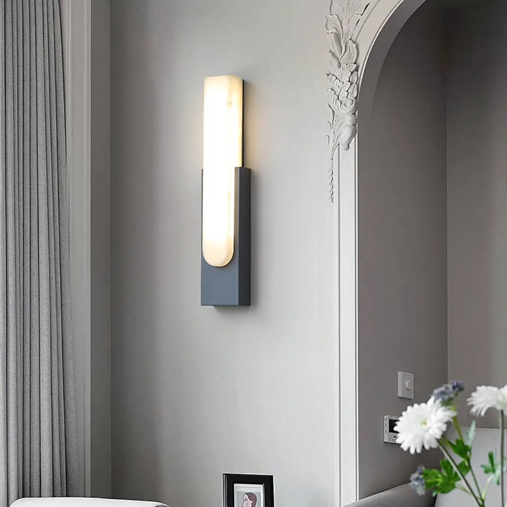 Applique murale LED nordique pour une déco lumineuse.