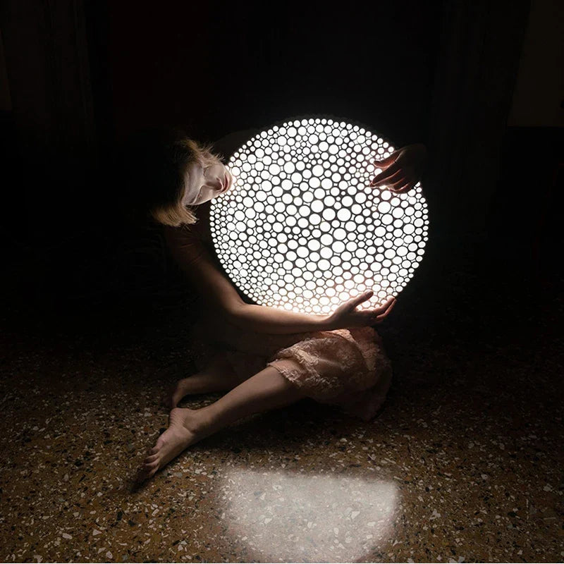 Plafonnier LED Hive : Minimaliste, Créatif et Élégant