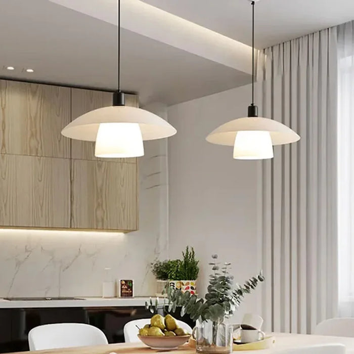 Suspension japonaise moderne pour une déco intérieure raffinée