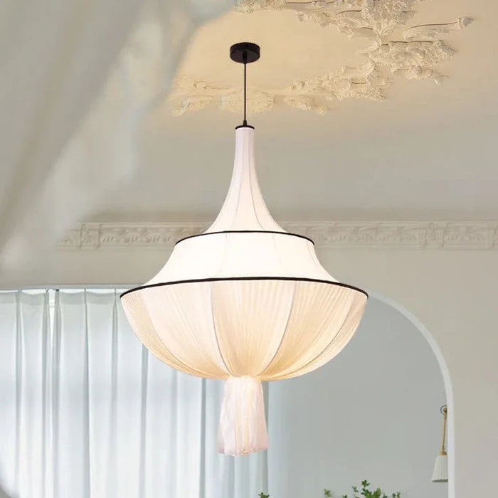 Suspension Médiévale Française en Tissu de Luxe