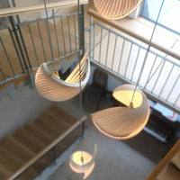 Suspension nordique en bois naturel