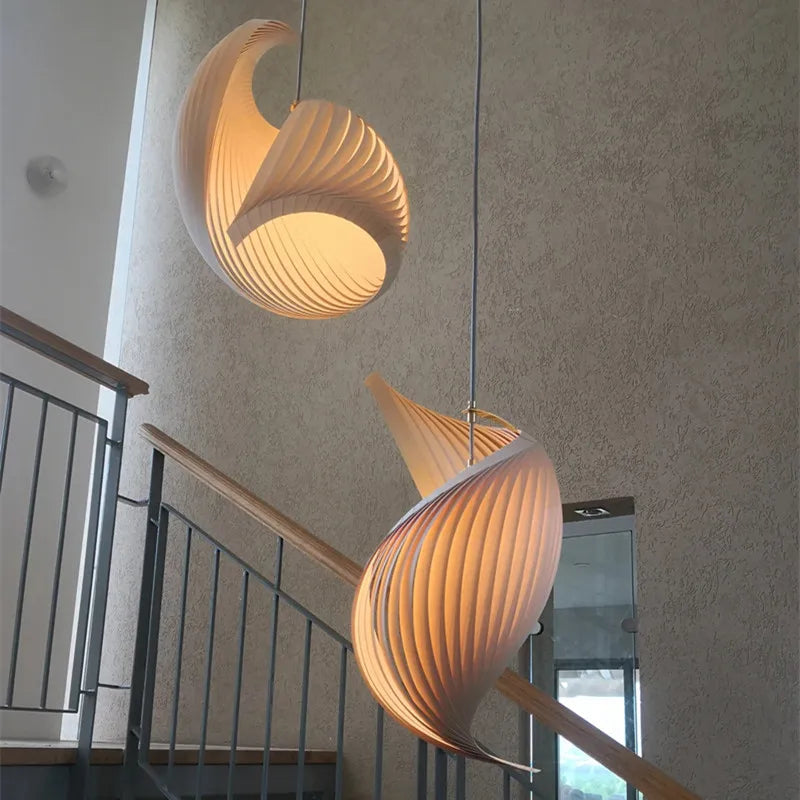 Suspension nordique en bois naturel