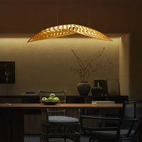 Lustre en bois à chevrons : Art moderne et design