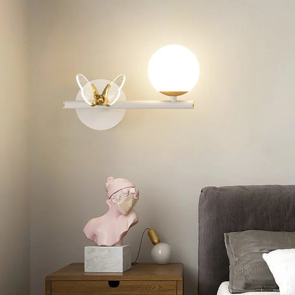 Applique murale LED en verre papillon au design nordique contemporain