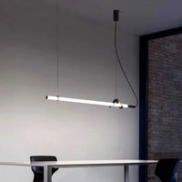 Lustres modernes LED pour un éclairage intérieur design.