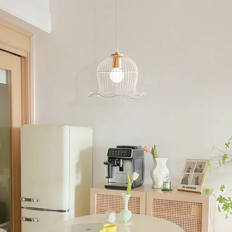 Suspension Lumineuse en Métal Blanc Nordique Forme de Fleur pour Restaurant et Salon