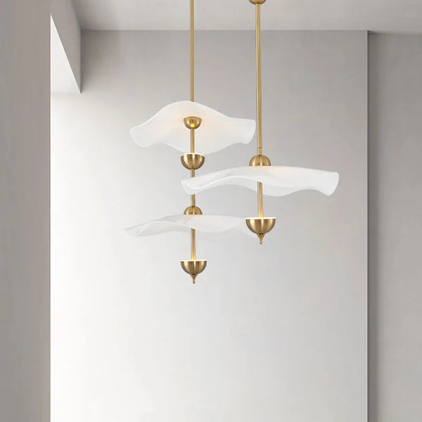 Lampe Suspension Feuille de Lotus en Métal Doré - Luminaires Art Déco