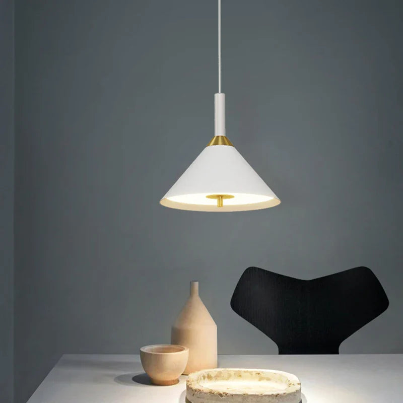 Lustre en fer design industriel pour restaurant et bar