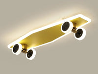 Plafonnier nordique skateboard créatif pour chambre d'enfant moderne.