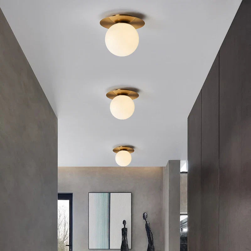 Plafonnier LED Nordique avec Boule en Verre Dépoli pour Intérieur - Concept Lumière