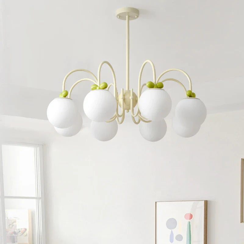 Lustre LED à la française pour une décoration intérieure.