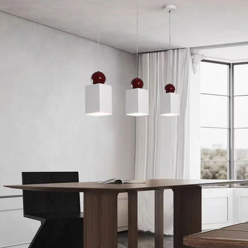 Lustre LED tendance avec cordon métallique ajustable - Livraison directe
