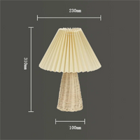 Lampe de table plissée: Élégance lumineuse