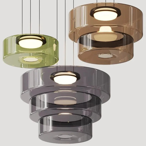 Suspension design danois bohème avec abat-jour en verre pour tables basses.