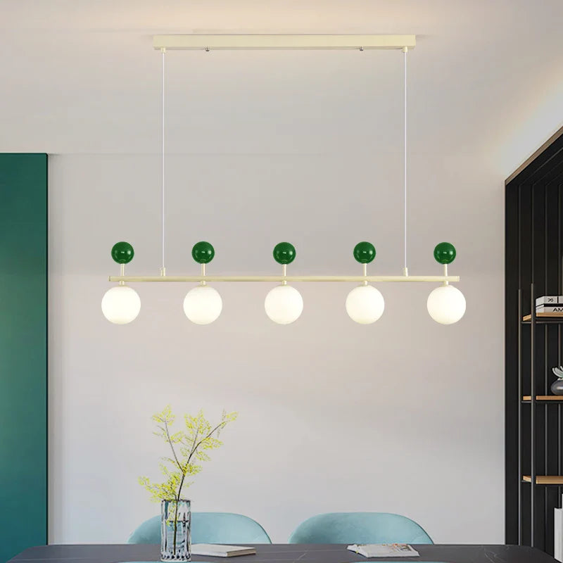 Lustre en verre et métal au design dynamique pour sublimer votre intérieur