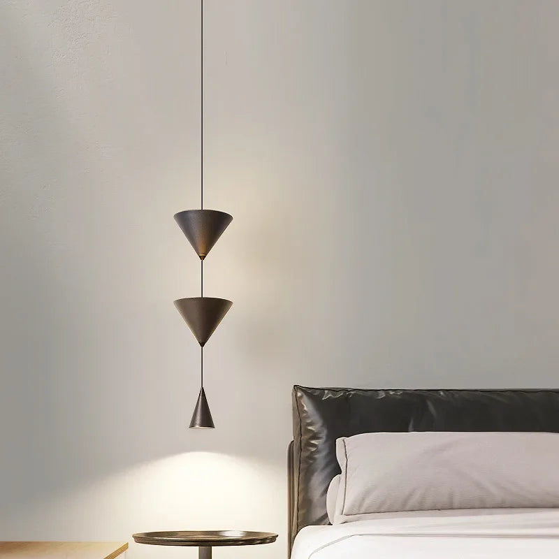 Lustre suspendu moderne à cône pour chambre à coucher avec LED noir et blanc