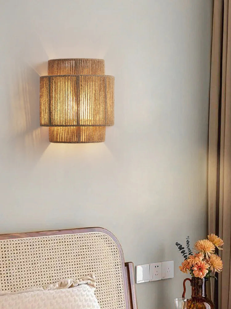 Applique murale en corde de chanvre pour une ambiance zen.