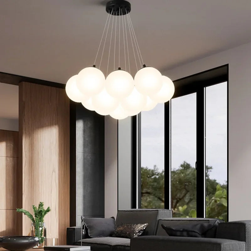 Lustre nordique en verre avec suspension LED pour une décoration maison moderne