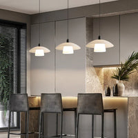 Suspension japonaise moderne pour une déco intérieure raffinée