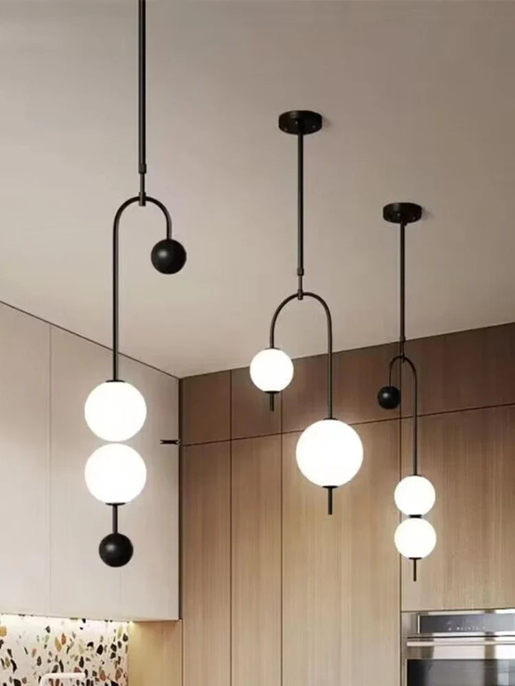Lustre LED en Fer et Verre pour une Décoration Intérieure de Style.