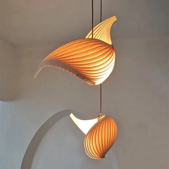 Suspension nordique en bois naturel