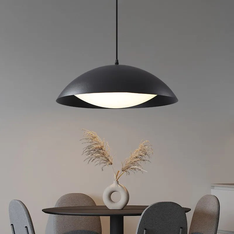 Suspension LED Nordik en fer au design moderne