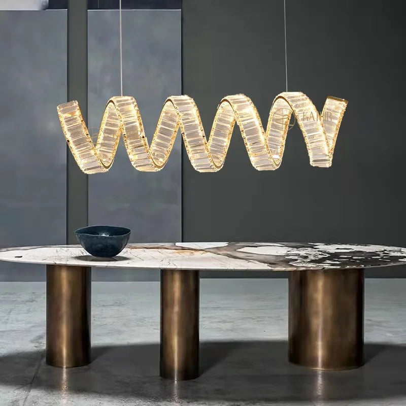 Lustre LED Spirale Dorée au Design Moderne - Lumière Élégante
