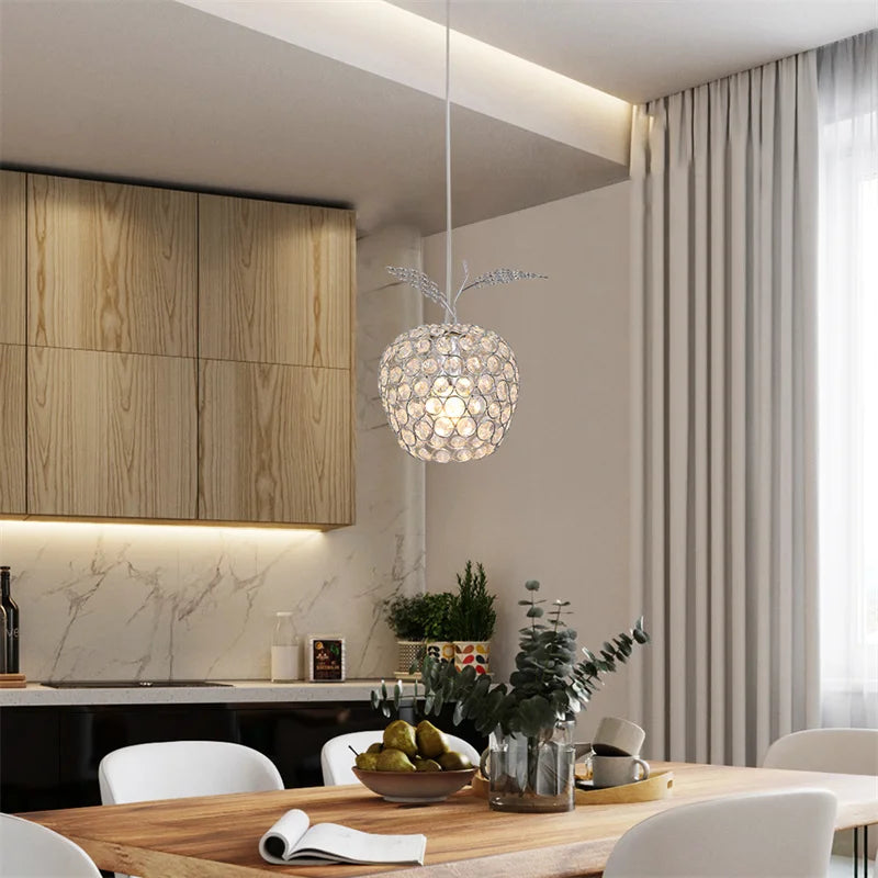 Lustre moderne en cristal pour une décoration intérieure élégante
