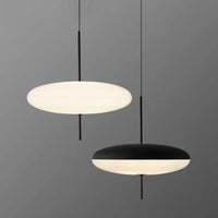 Suspensions "Modern UFO" noires et blanches