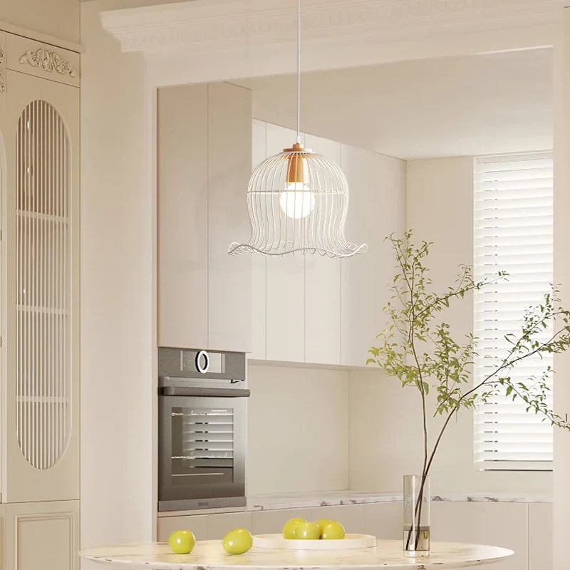 Suspension Lumineuse en Métal Blanc Nordique Forme de Fleur pour Restaurant et Salon