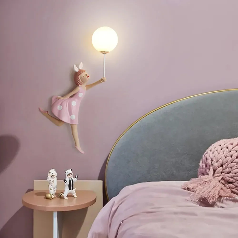 Applique murale LED rose pour une chambre de princesse