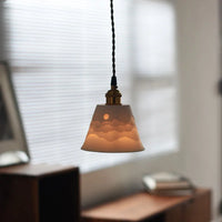 Suspension Style Japonais Zen en Céramique - Chez l'Habitant - Ambiance Montagne et Ombre - Chambre en Laiton avec Éclairage LED