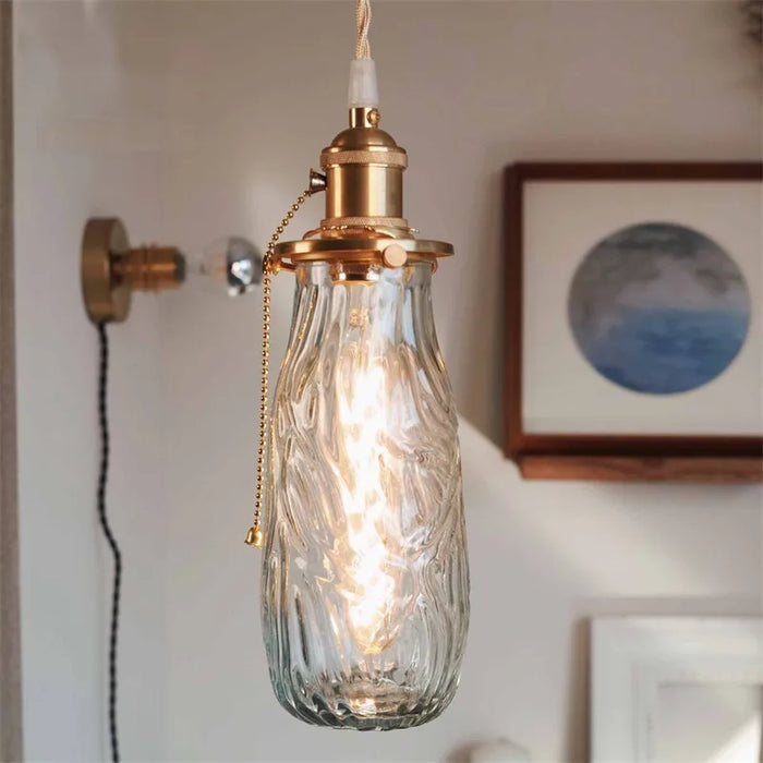 Lustre nordique rétro en laiton avec interrupteur tirage.