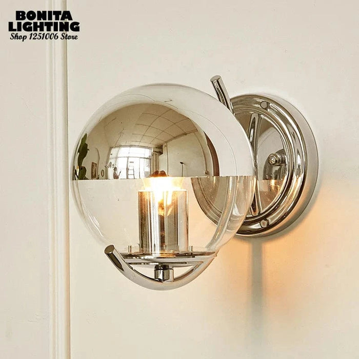 Applique murale Boule d'Espace Argentée - Design Élégant - Haricots Magiques - Petite Boule de Verre Semi-Plaquée Chromée - Applique Murale pour Couloir ou Chambre à Coucher | Marco Lucetti