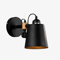 Applique murale design en bois et métal noirs - Sitting | Marco Lucetti