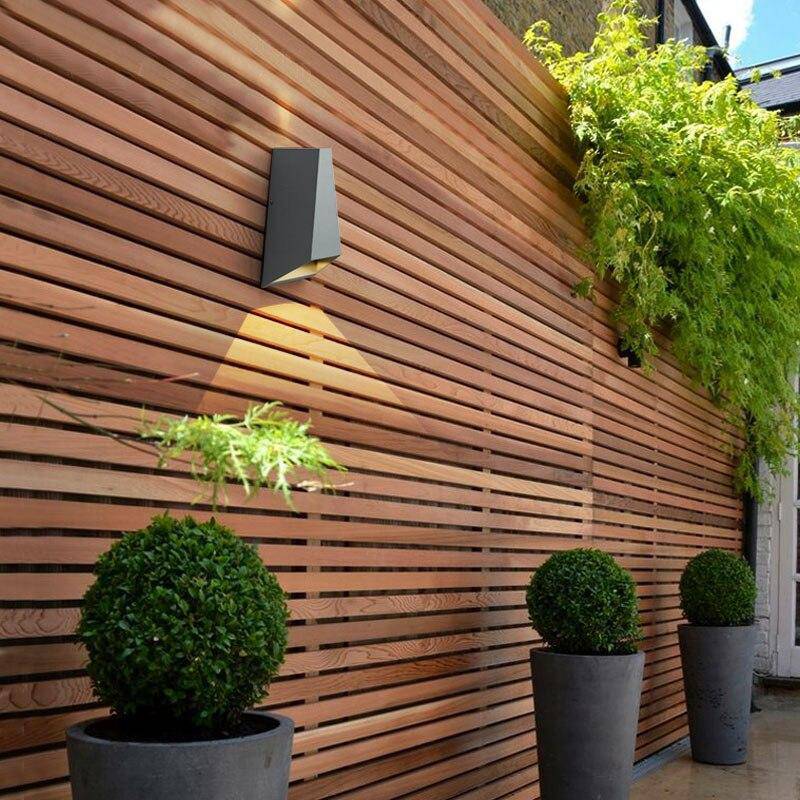 Applique murale design LED - Abat-jour géométrique métal gris Outdoor | Marco Lucetti