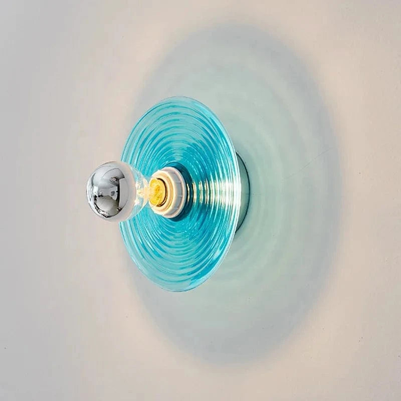 Applique murale design nordique en verre ondulé LED pour une ambiance lumineuse | Marco Lucetti