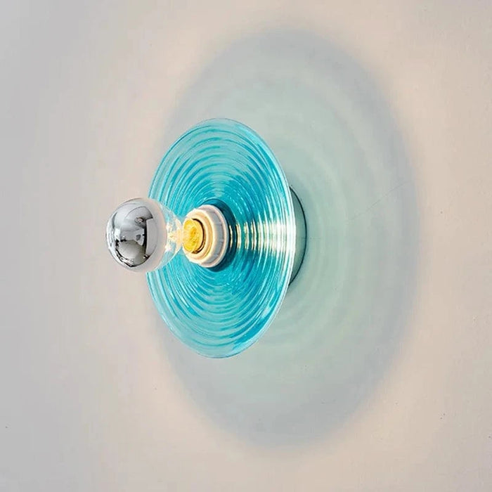 Applique murale design nordique en verre ondulé LED pour une ambiance lumineuse | Marco Lucetti