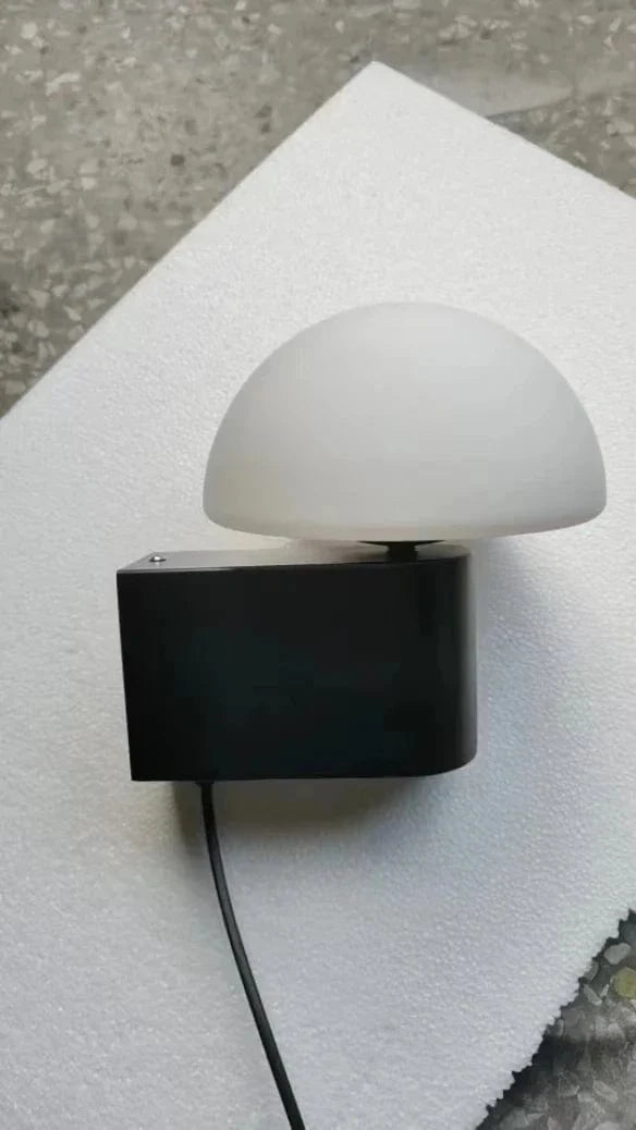 Applique murale design pour tête de lit avec prise en verre en forme de champignon | Marco Lucetti